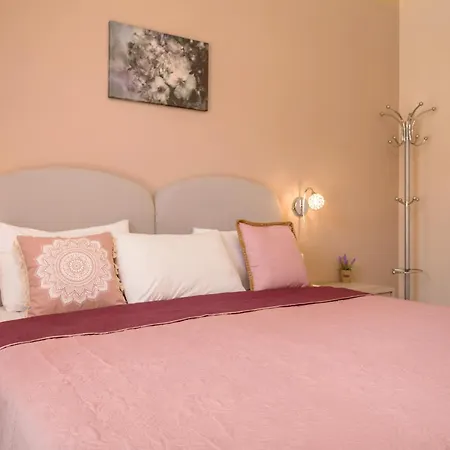 Mary Elen Boutique فندق 4*